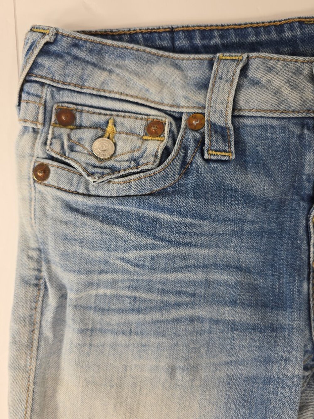 TRUE RELIGION Cutoff Jean Shorts Women’s SZ 27 Blue Denim LOW RISE 7.5in INSEAM - Picture 10 of 16